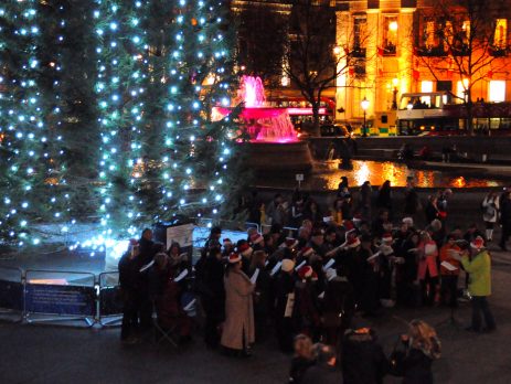Trafalgar,Square,,London,,Uk,-,12/19/13:,Carol,Singers,By,The