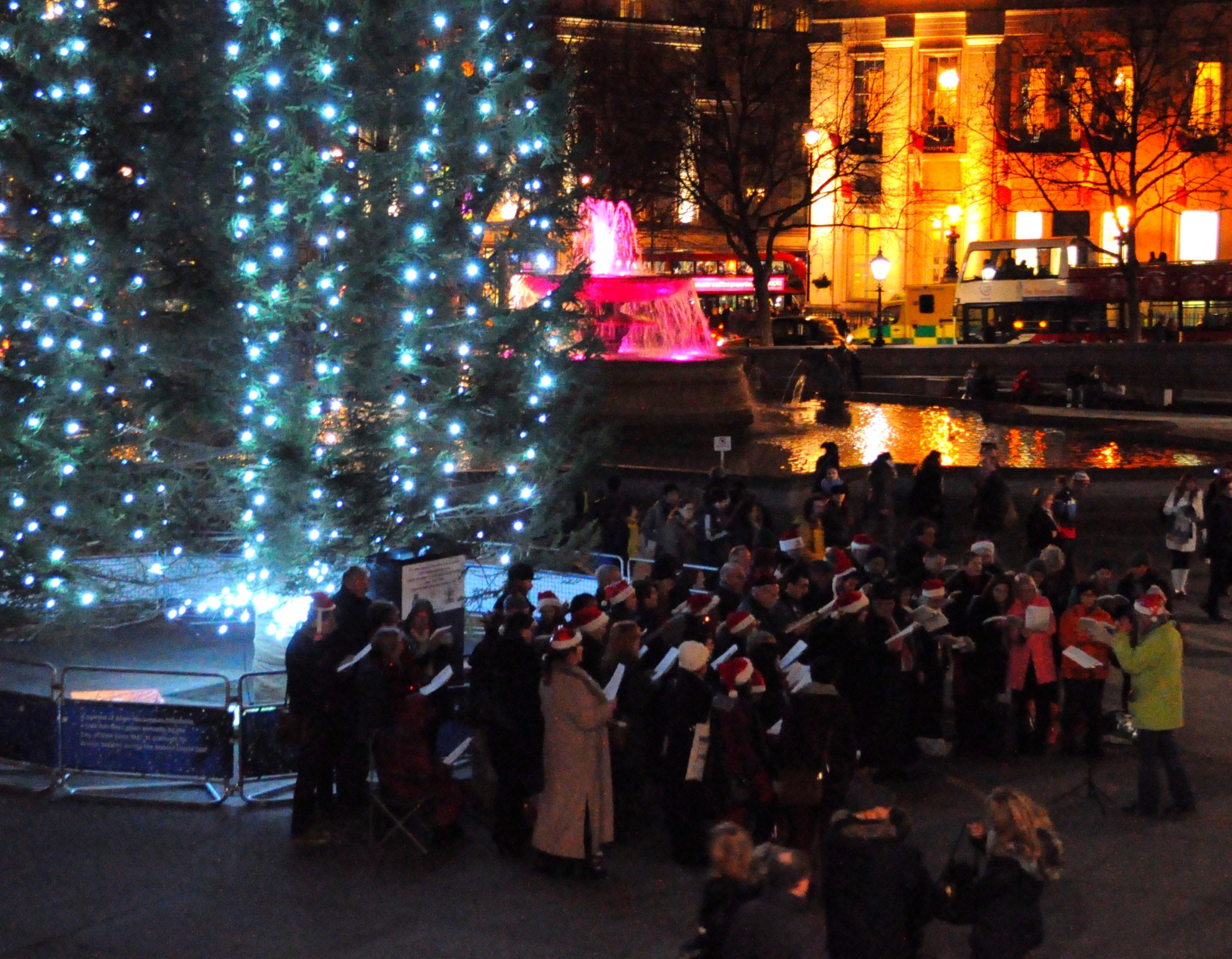 Trafalgar,Square,,London,,Uk,-,12/19/13:,Carol,Singers,By,The